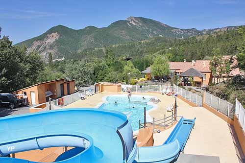 Flower Camping Le Clot du Jay en Provence