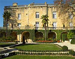 Camping Les Catalpas - château de Fumel