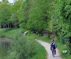 Camping municipal du Vieux Châtel - promenade en vélo